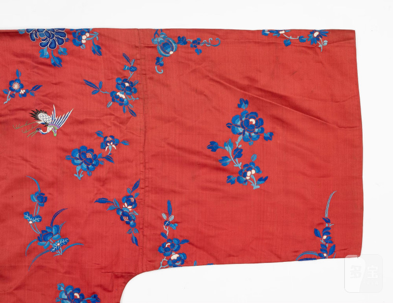 A Chinese semi-formal embroidered silk robe, - 图3